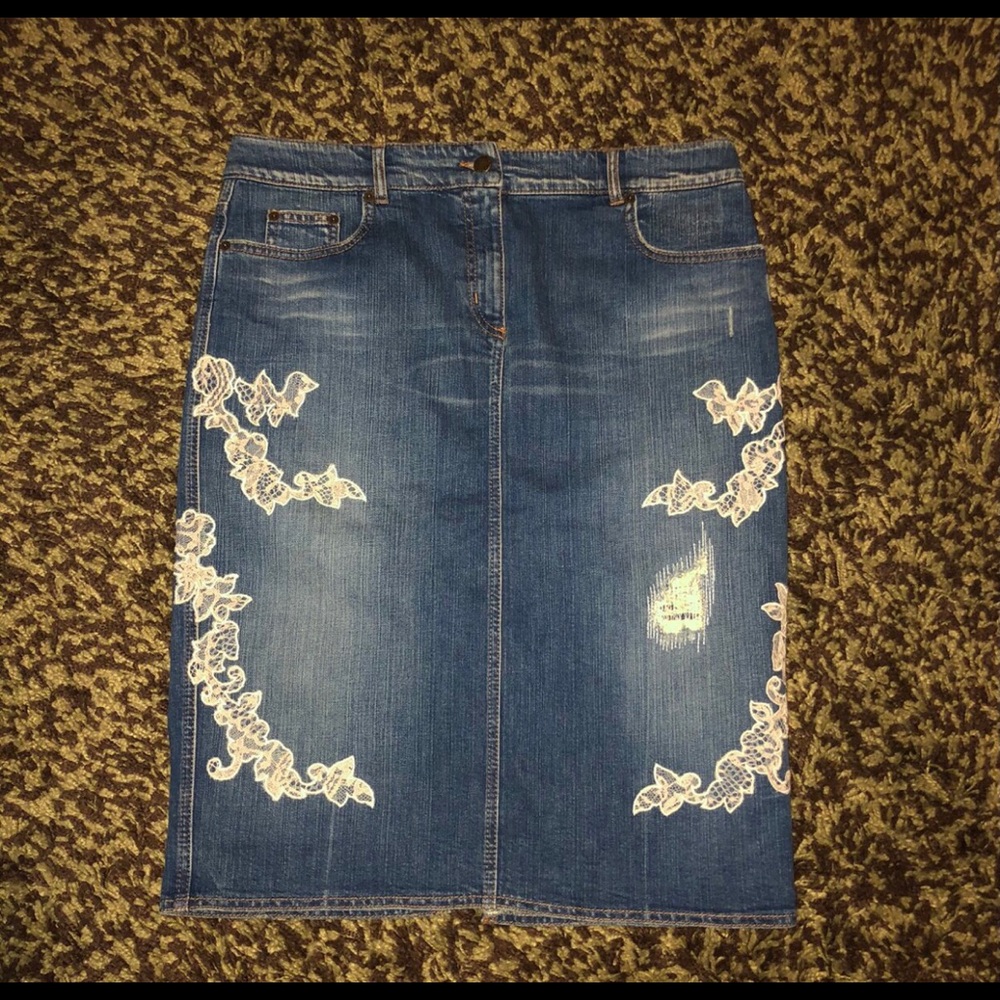 Sexy Women’s R.E.D. Valentino Skirt.